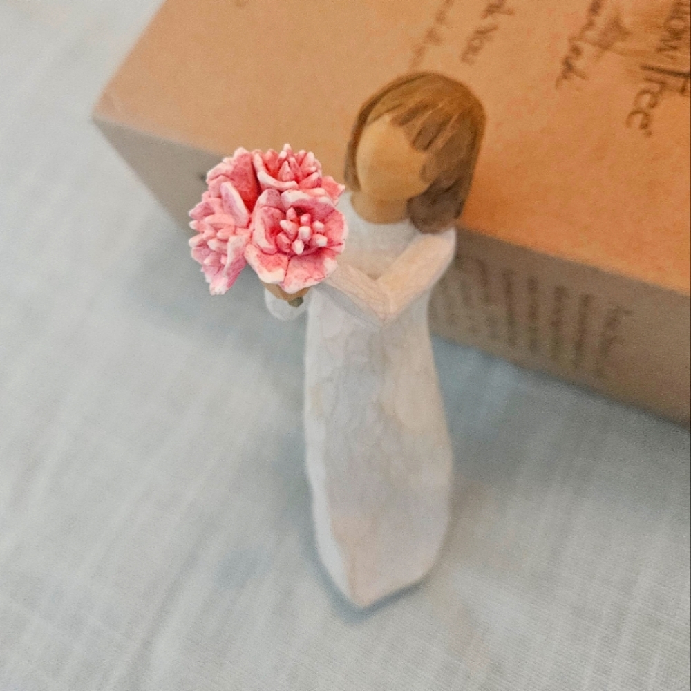 NIB Willow Tree Figurine with Pink Bouquet